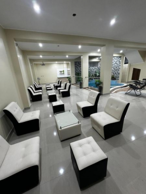 Stylish and spacious house with Pool and Jacuzzi